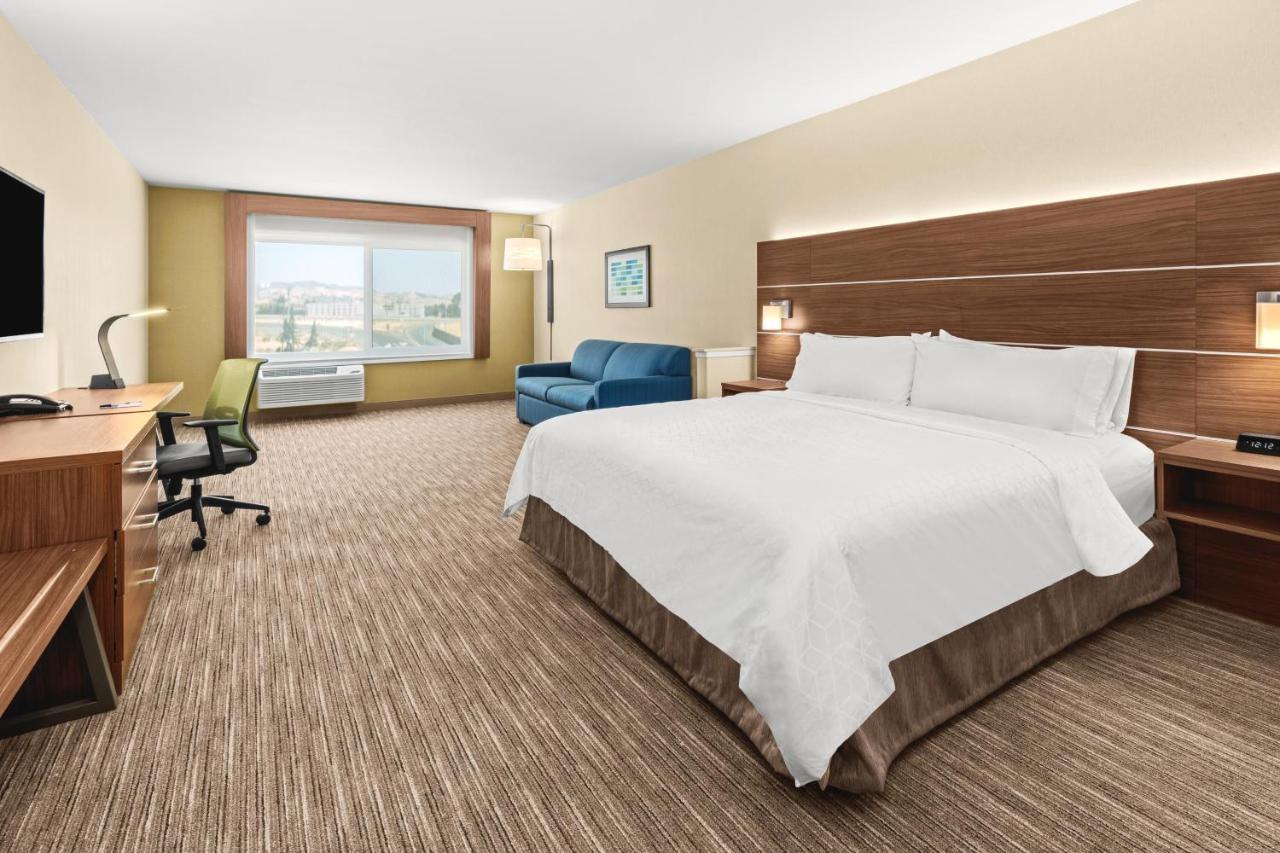 Holiday Inn Express Hotel & Suites Willows By Ihg Exterior photo